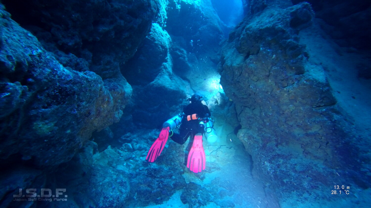ミニドリームホール - 沖縄ダイビングマップ - Okinawa Diving Map