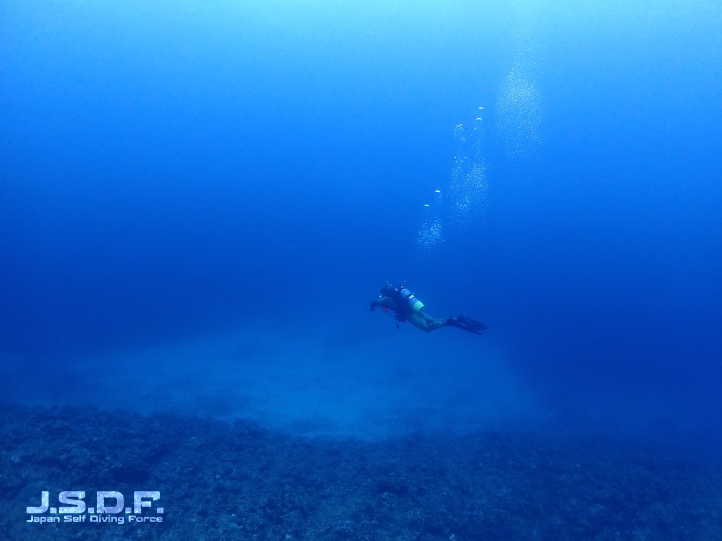 宜志富島 - 沖縄ダイビングマップ - Okinawa Diving Map